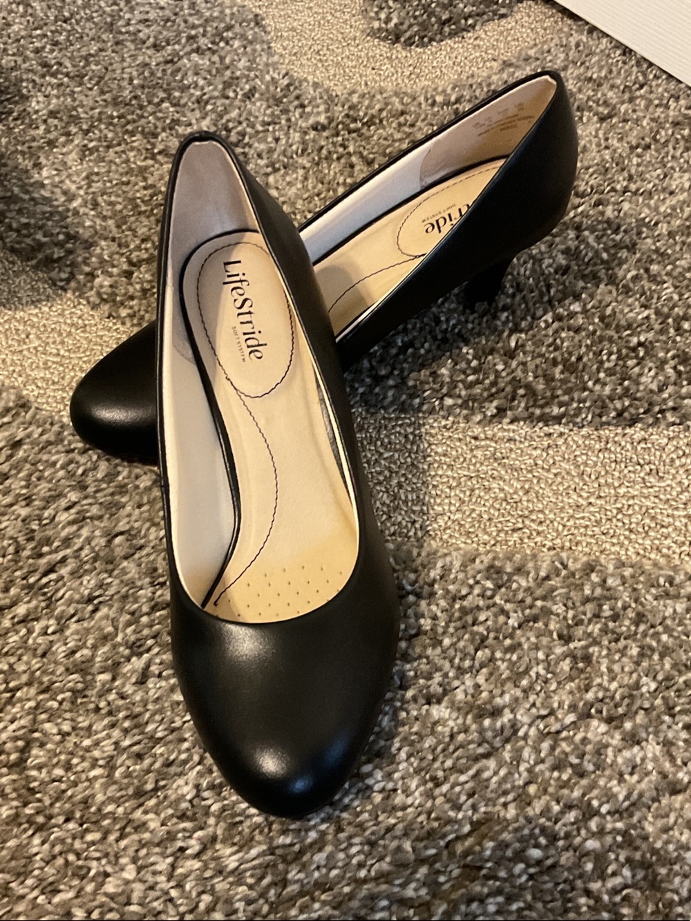 Life Stride Black Women's Classic Closed-Toe Mid Heel Pumps